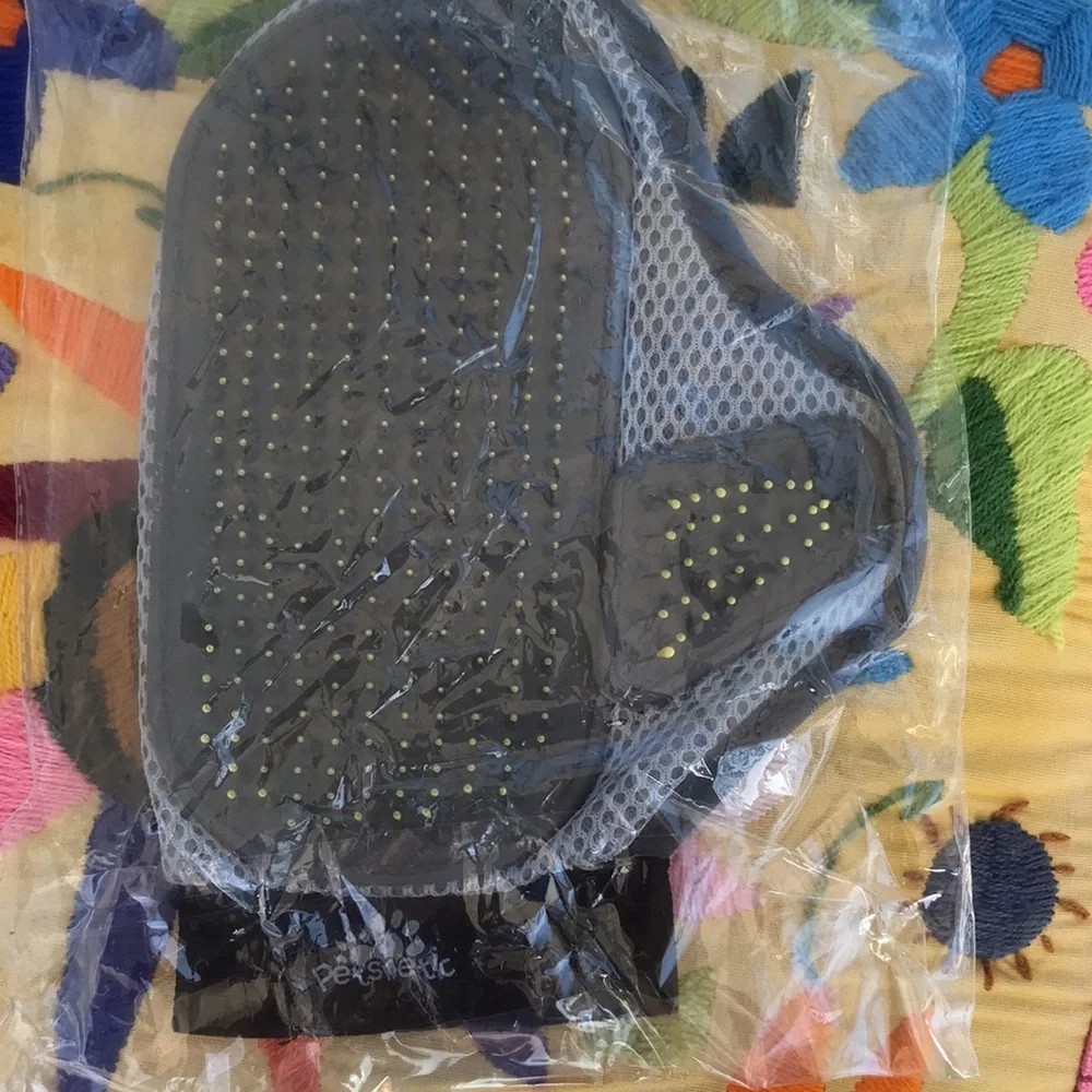 Dog Grooming Glove -New in Package by Petsnetic